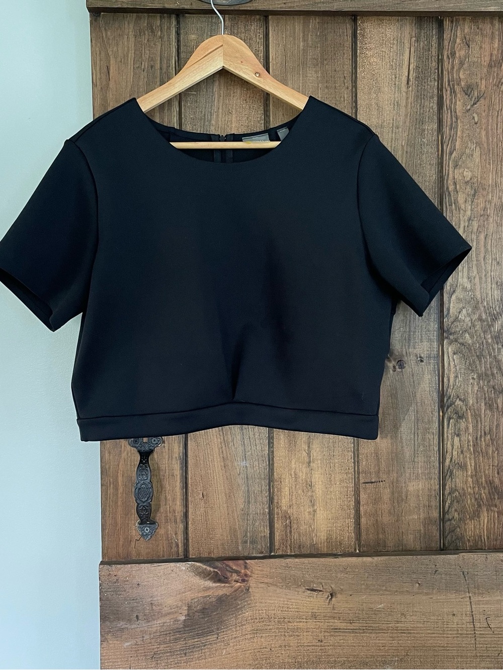 Zella Any Day Back Zip Short Sleeved Crop Top Scuba Feel Large Sporty Workout